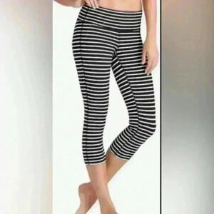 Athleta Chaturanga Striped Capri Body Cropped Leggings S black & gray